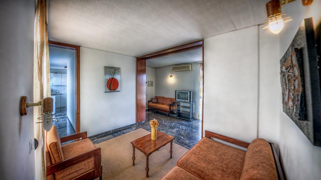 Zina Hotel Apartments Atene Esterno foto