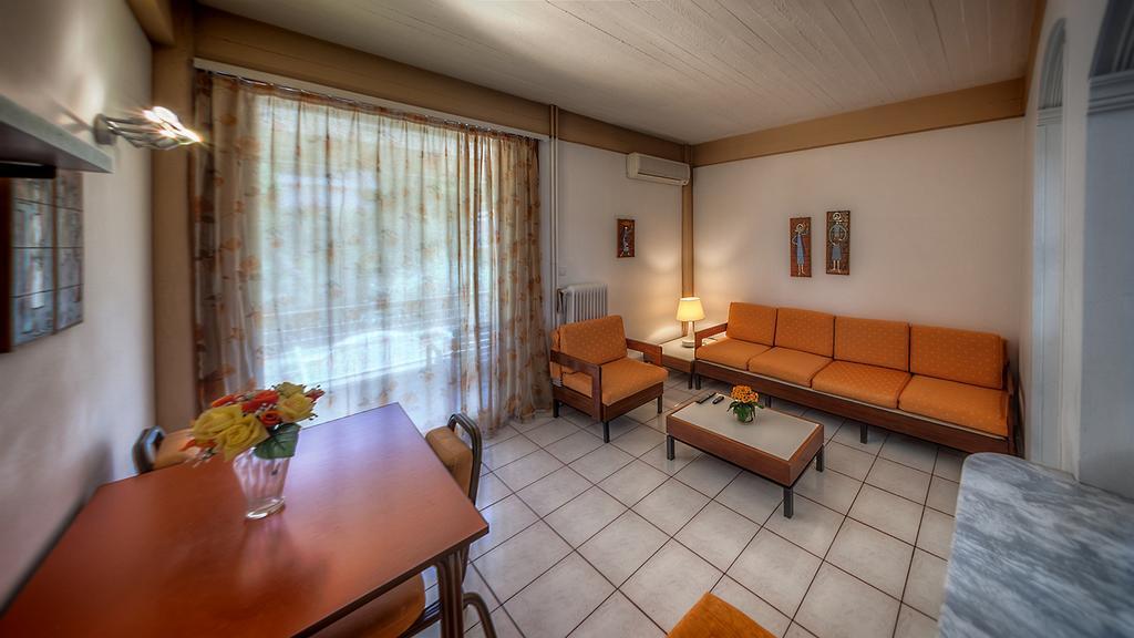 Zina Hotel Apartments Atene Camera foto